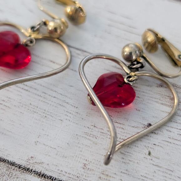 Vintage Avon Clip On Earrings Large Dangle Gold Tone & Red - Tarnished - Picture 7 of 7